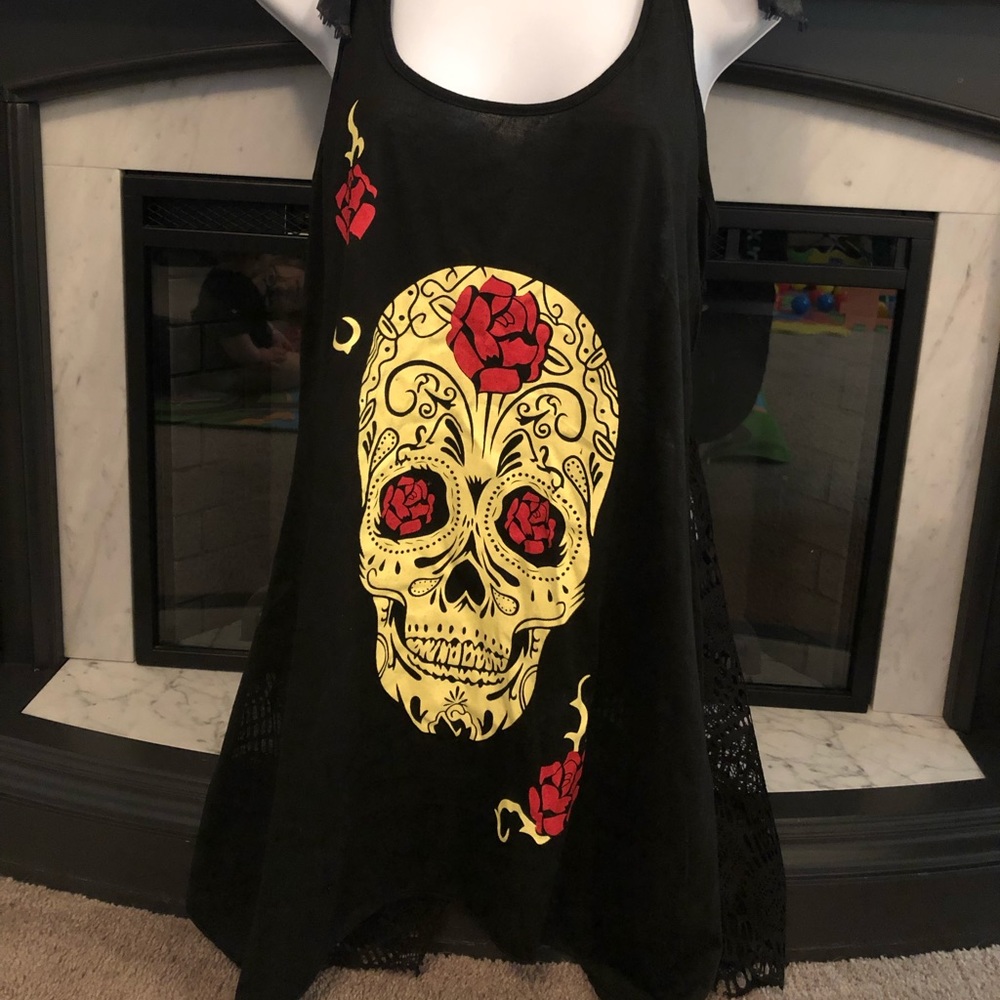 Skull lace tank top with lace back
